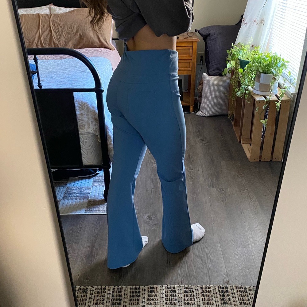 Halara Sky Blue High Waisted Flare Yoga Pants — Women’s L
